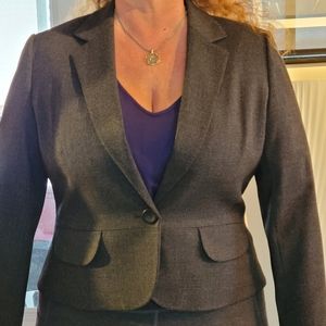 2 piece suit w skirt